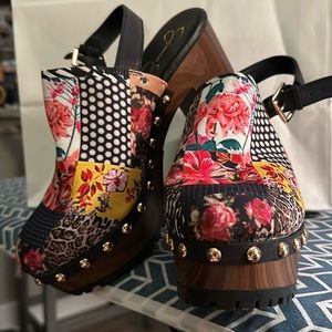 Jessica Simpson platform clogs